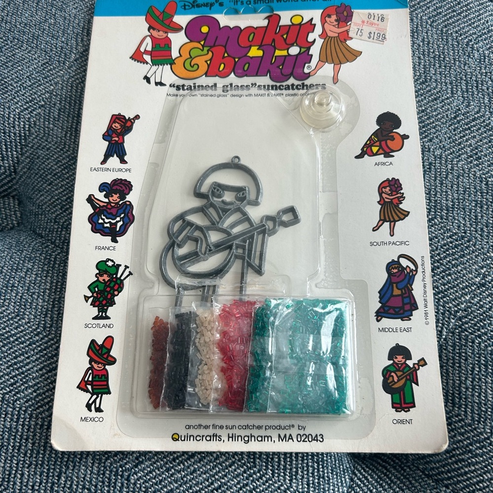 Makit & Bakit Disney's "It's a Small World" suncatcher kit,